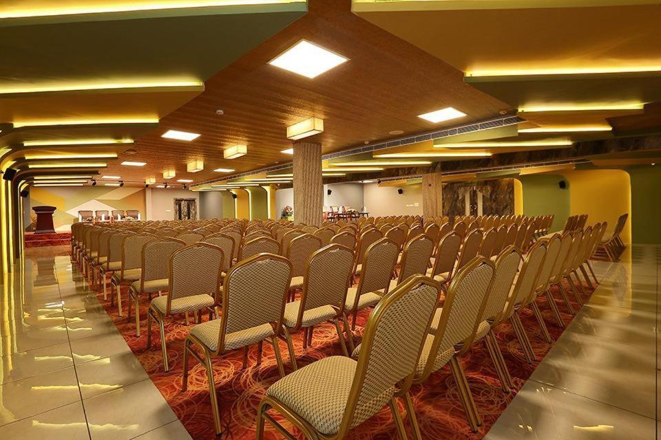 קוטאיאם Hotel New York Square מראה חיצוני תמונה