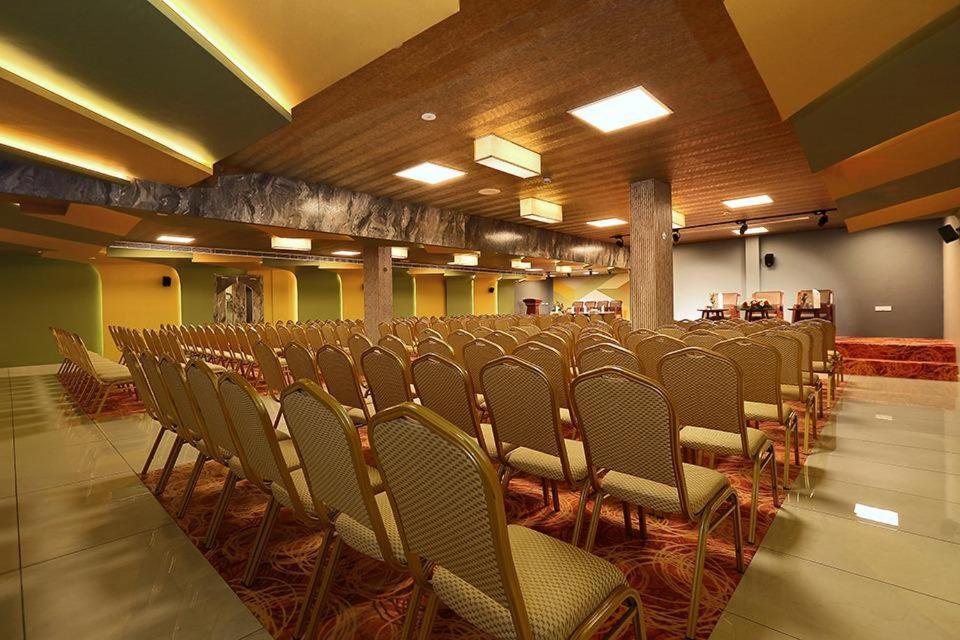 קוטאיאם Hotel New York Square מראה חיצוני תמונה