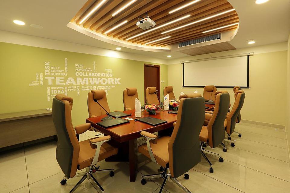 קוטאיאם Hotel New York Square מראה חיצוני תמונה