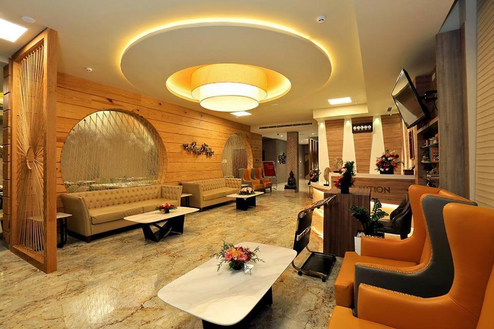 קוטאיאם Hotel New York Square מראה חיצוני תמונה