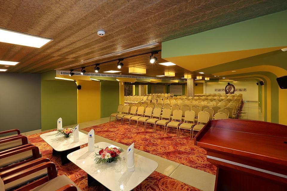 קוטאיאם Hotel New York Square מראה חיצוני תמונה