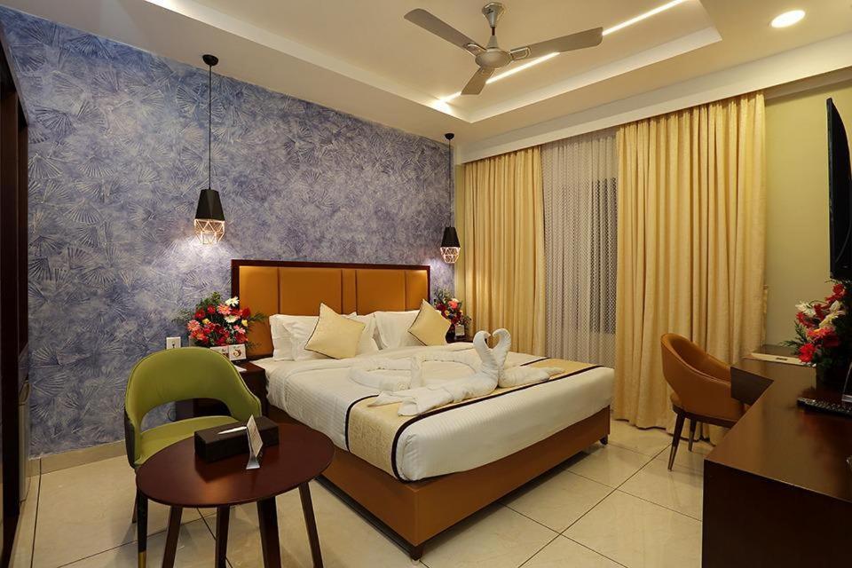 קוטאיאם Hotel New York Square מראה חיצוני תמונה