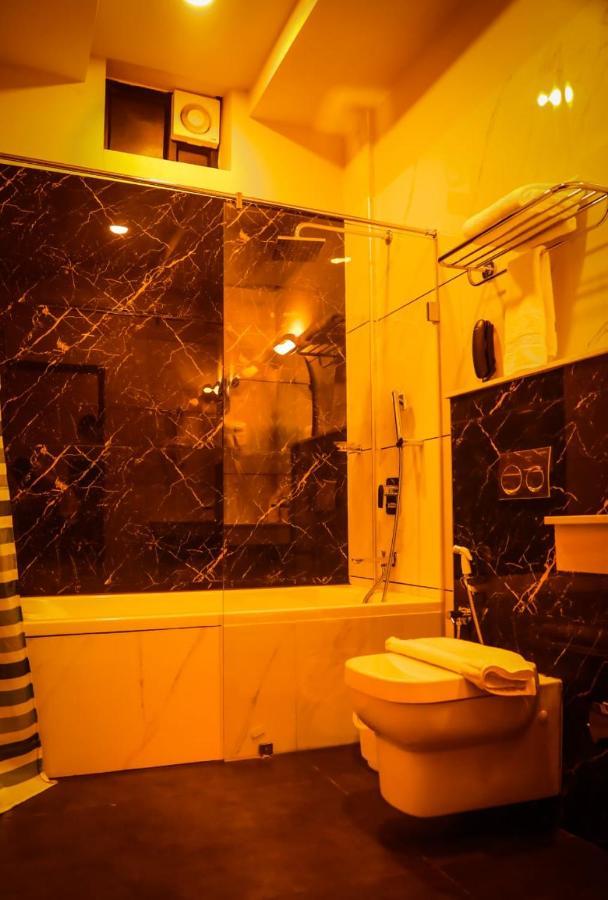 קוטאיאם Hotel New York Square מראה חיצוני תמונה