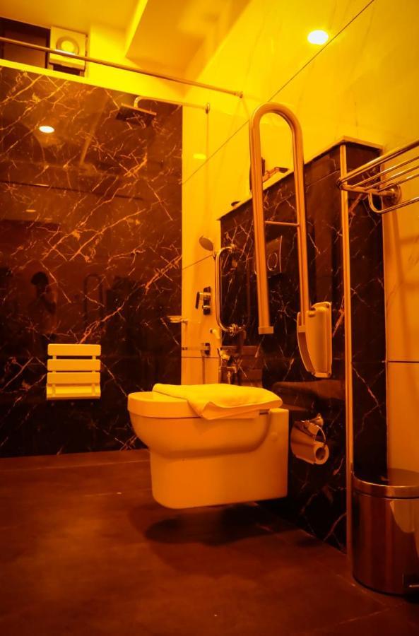 קוטאיאם Hotel New York Square מראה חיצוני תמונה